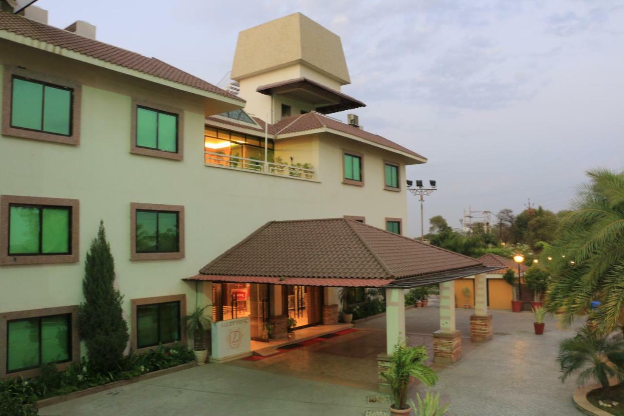 Jalsa Resort Indaur Kültér fotó