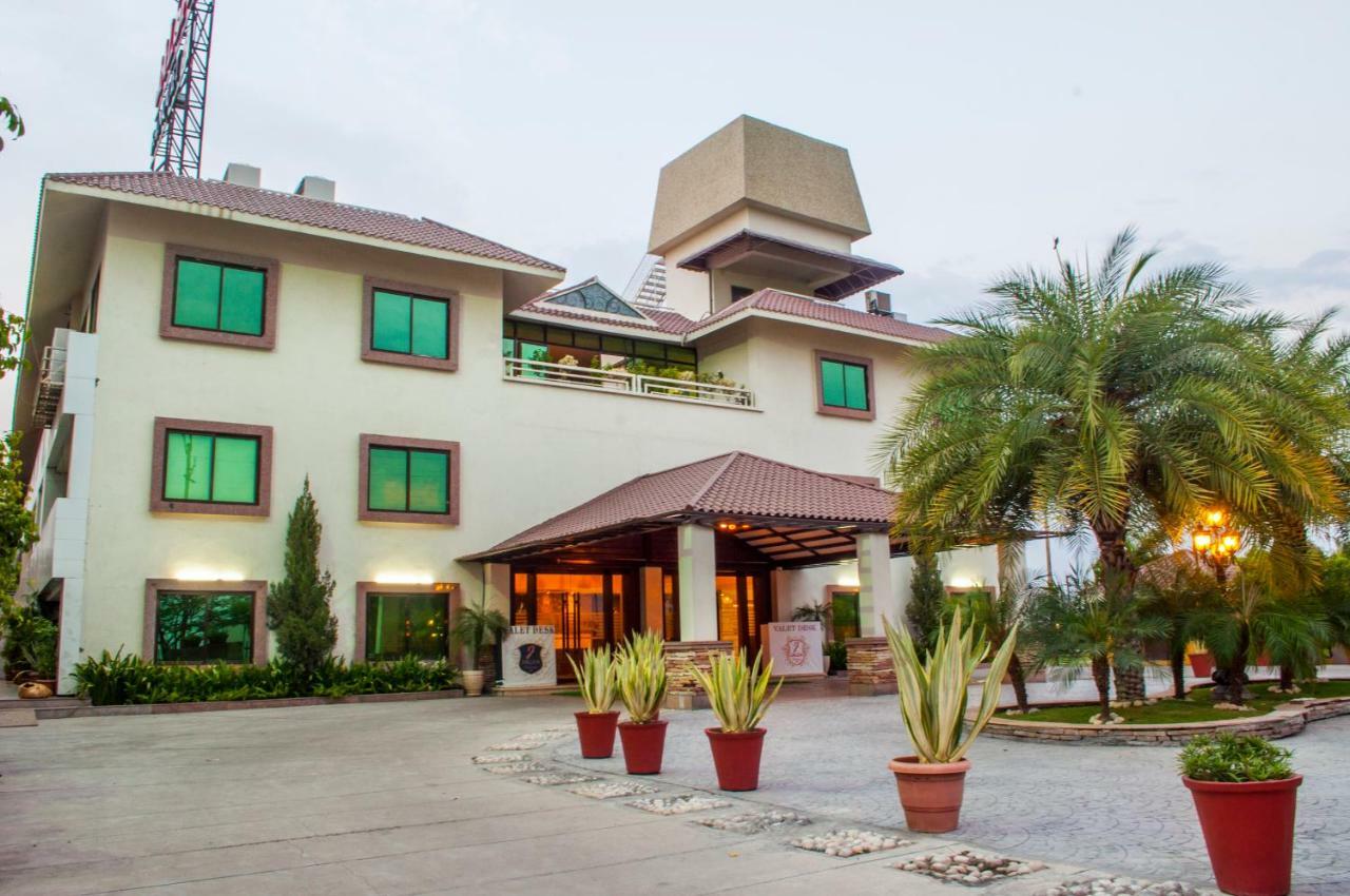 Jalsa Resort Indaur Kültér fotó
