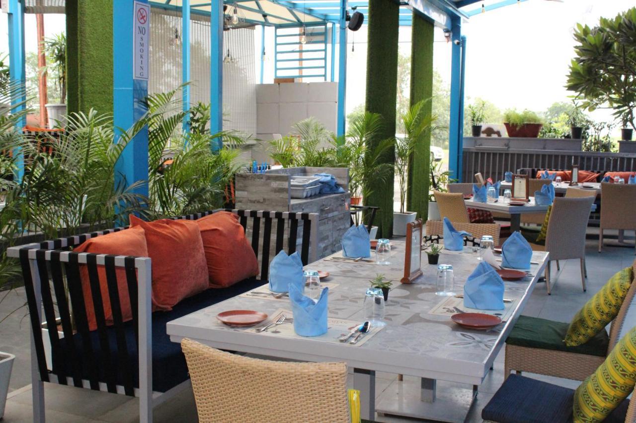 Jalsa Resort Indaur Kültér fotó